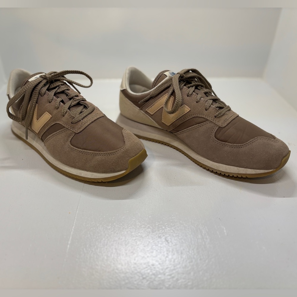 New Balance 420 v2 in a brown or tan women’s size 9.5 - Picture 2 of 11
